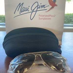 Brand new unisex Maui Jim sunglasses original bag and packaging included